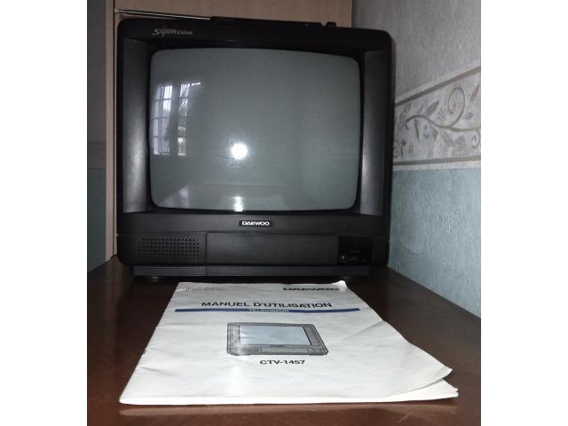 [Gratuit] Télévision cathodique Daewoo 37 cm avec péritel