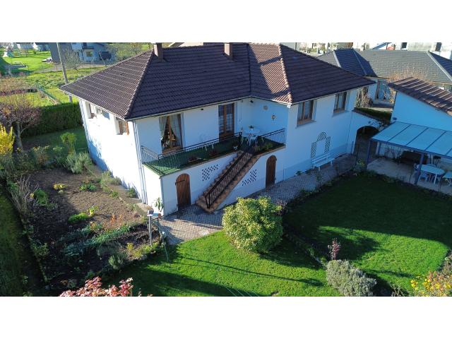 (Hautes-Vosges) SAULXURES SUR MOSELOTTE – MAISON sur 2 niveaux avec 2 logements