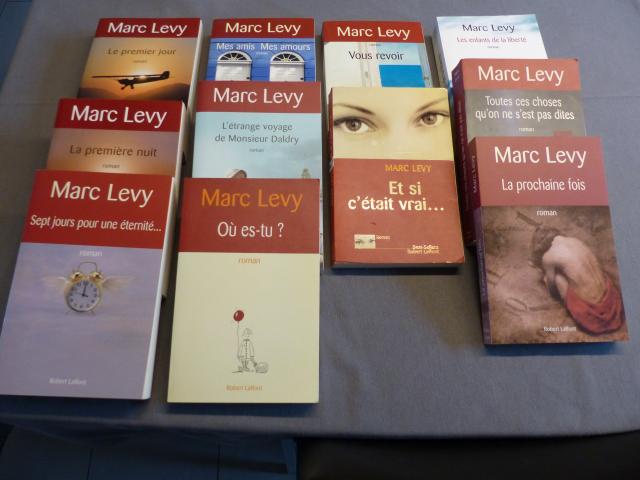 11 tomes belle édition de Marc Lévy, état impeccable