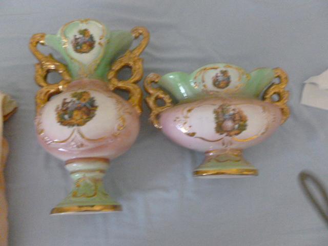 Photo 2 vases décoratifs fabriques en Italie Décores fond bleu image 1/2