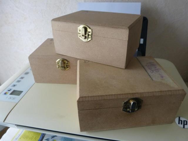 3  COFFRETS MONNAIES FRANCAISE DONT ECUS ROYAUX