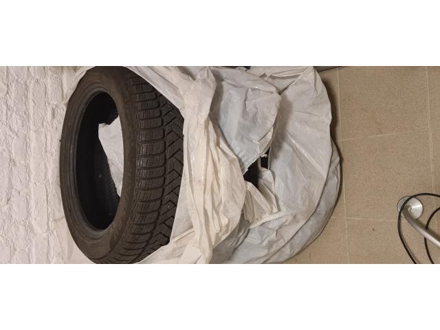 4 pneus hiver pour Audi A1 (Pirelli 205/55/R17)