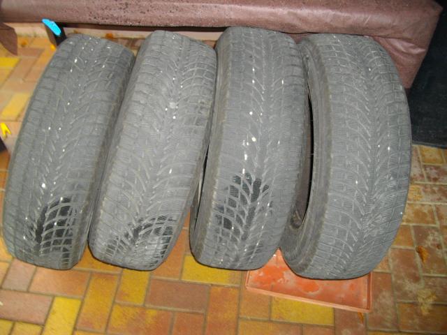 4 roues hivers équipées pneus neiges 4007