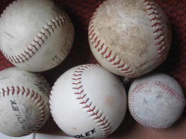 5 balles de baseball