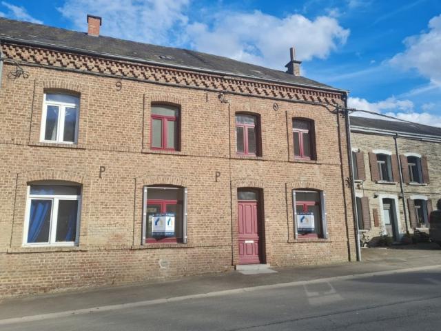 5550 Alle-sur-Semois : Agréable maison, 3-4ch, 2sdb, jardin.
