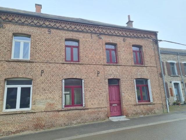 Photo 5550 Alle-sur-Semois : charmante maison avec petit jardin, 4ch, 2sdb. image 1/6