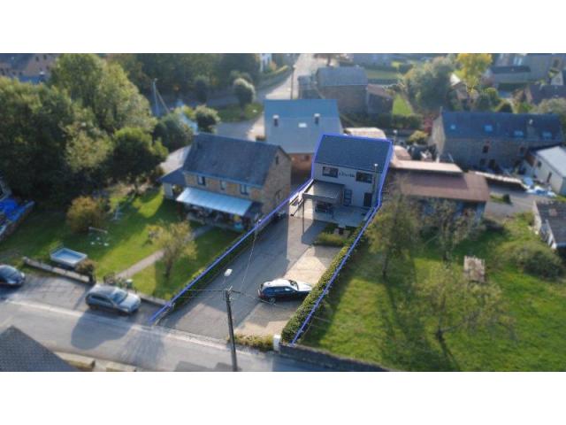 5550 Alle-sur-Semois : grande maison, 2 logements touristiques.