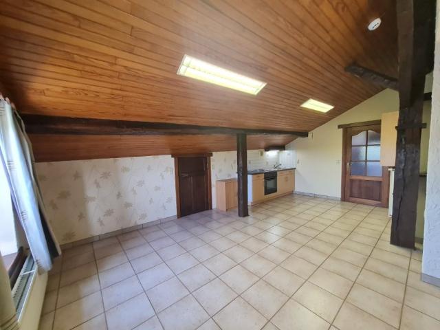 6856 Fays-les-Veneurs : agréable appartement, 1 chambre, à louer.