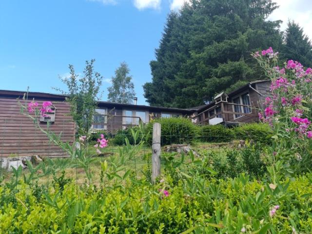 6880 Auby-sur-Semois : agréable chalet, 2ch, jardin, 7a 22ca.