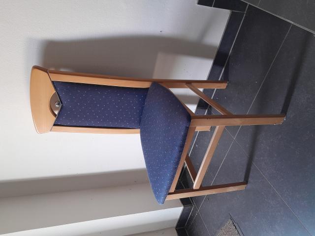 8 chaises
