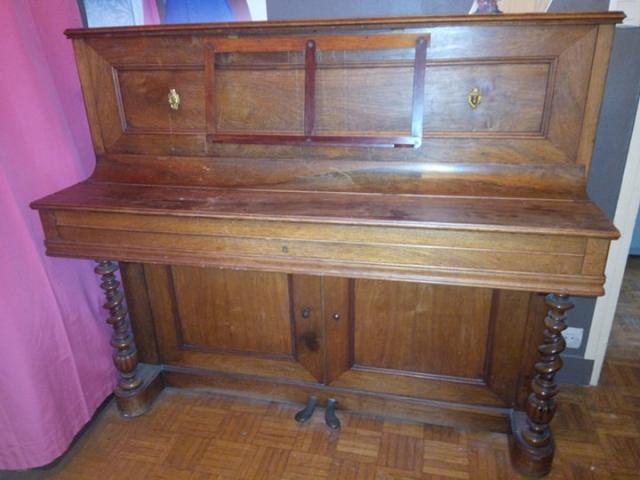 A DONNER VIEUX PIANO