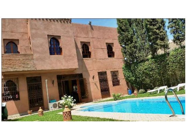 A LOUER MAGNIFIQUE VILLA ENTIÈREMENT MEUBLÉE