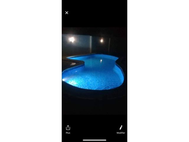 A louer villa avec piscine à la zone touristique djerba .. Tél 25064334