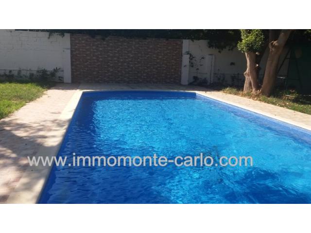 A louer  villa avec piscine au quartier souissi à Rabat
