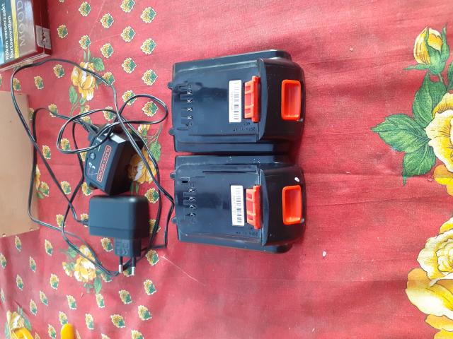 A VENDRE batteries B & D 18 v
