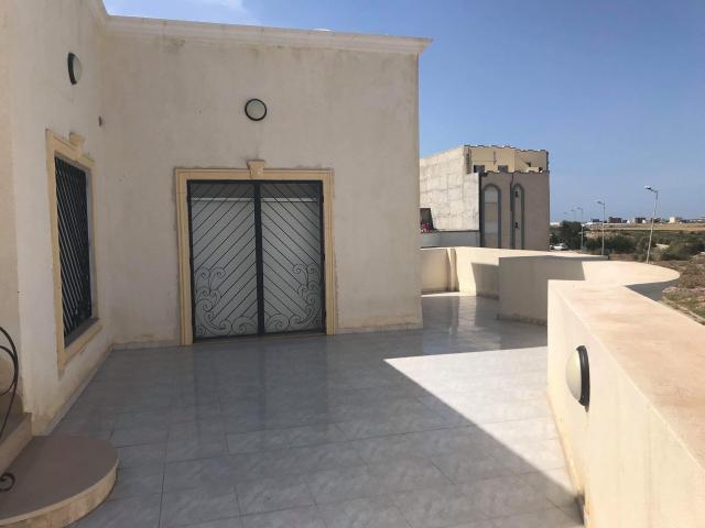 A vendre Complexe habitation Haut Standing (Villa + 6 Appartements et Un studio) Ben Arous  à Tunisi
