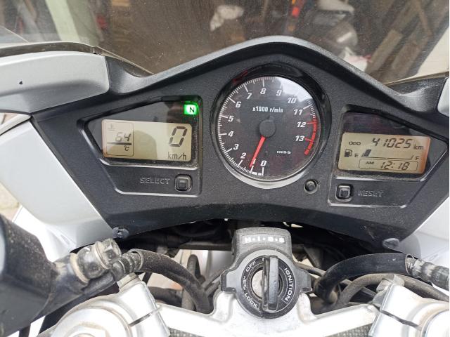 A vendre moto Honda VFR 800 v tec