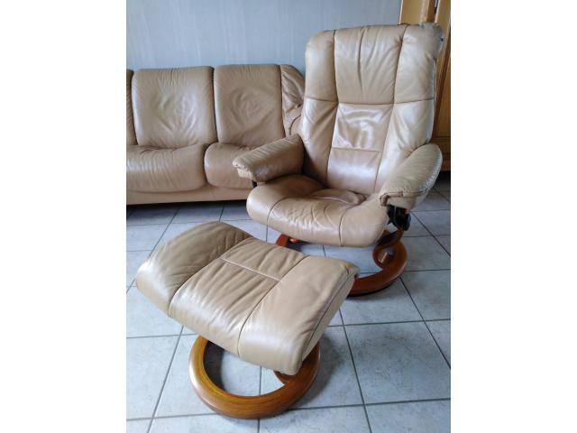 A VENDRE salon complet en cuir STRESSLESS