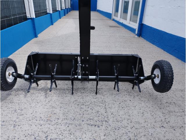 A vendre scarificateur tracté
