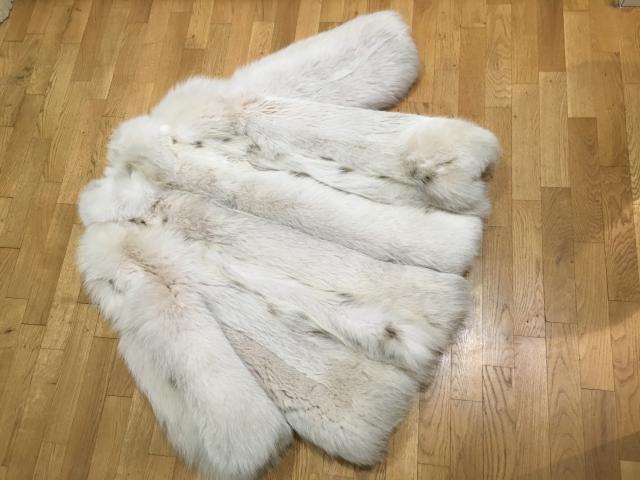 À vendre superbe veste fourrure en renard argenté