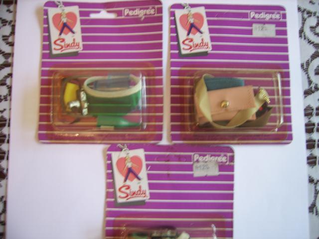 accessoires neufs pour poupées  SINDY ou  Barbie