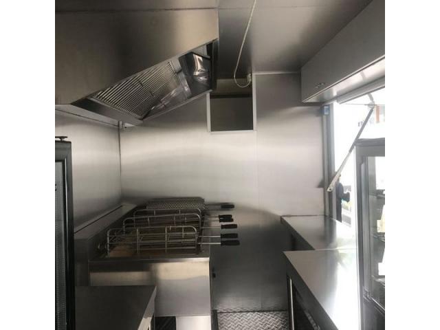 aménagement de camion food truck foodtruck installation équipement de restauration