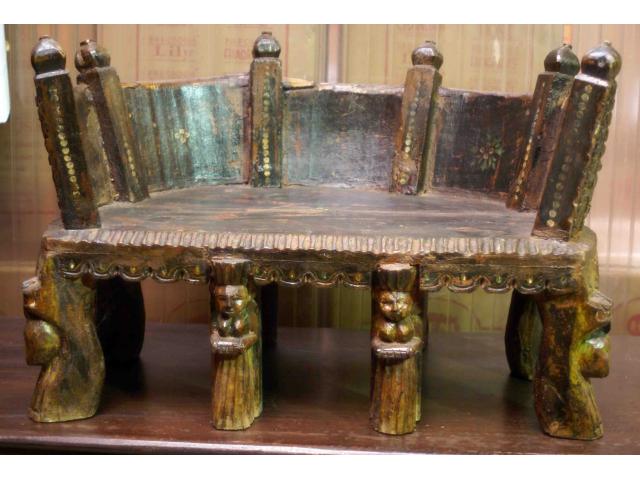 Ancien autel ou reliquaire en bois - H: 40 cm