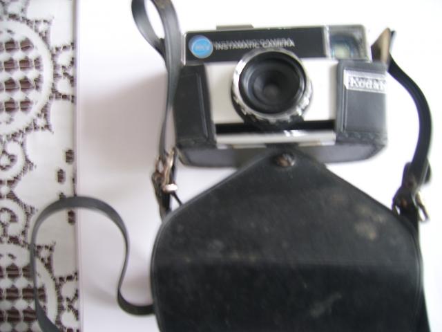 appareil photo  KODAK  155 X  " instamatic camera"