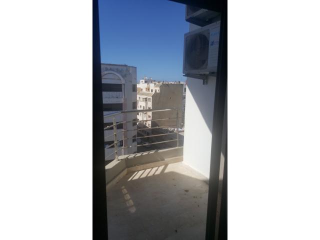 APPARTEMENT A BOURGOUGNE VIDE