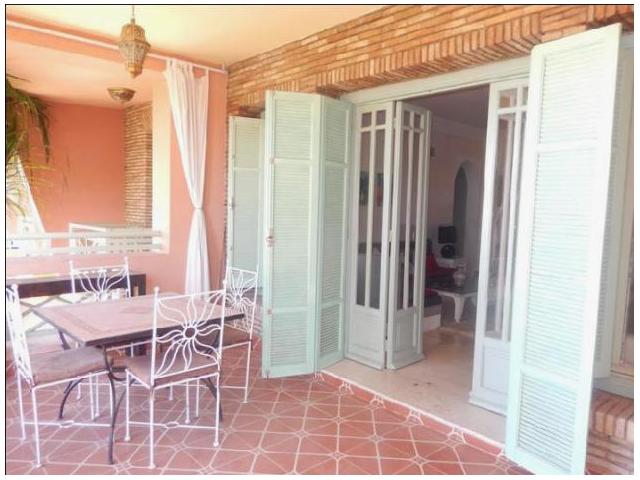 appartement avec terrasse et piscine