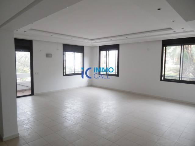 Photo Appartement de 150 m² en location située à Hay Riad image 1/6