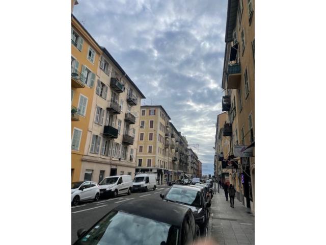 APPARTEMENT F3 Secteur Port de Nice  (06)
