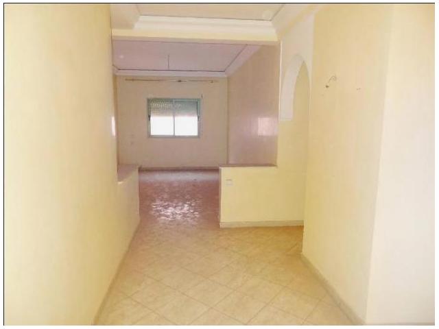 Appartement vide de 4 pièces avec terrasse