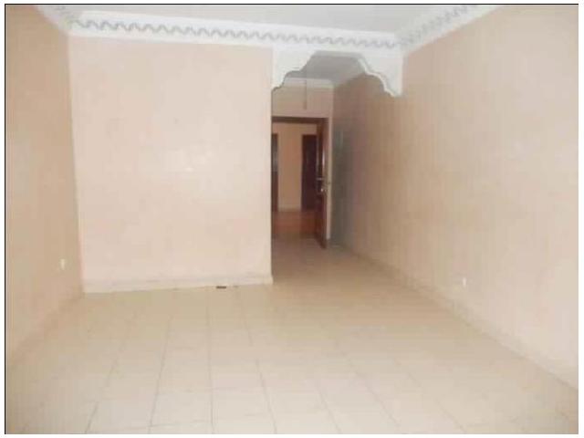 Appartement vide de 4 pièces situé à semlalia