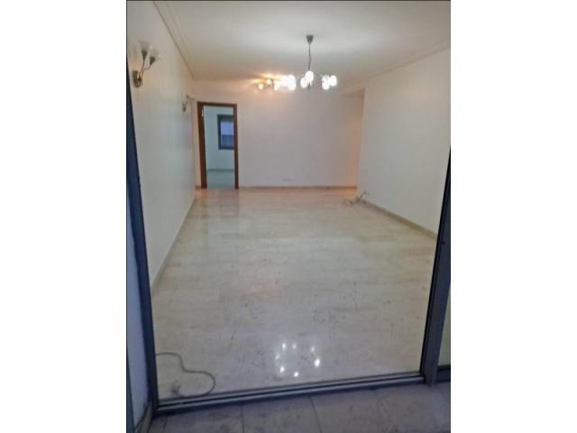 APPARTEMENT ViDE QUARTIER SOKRAT