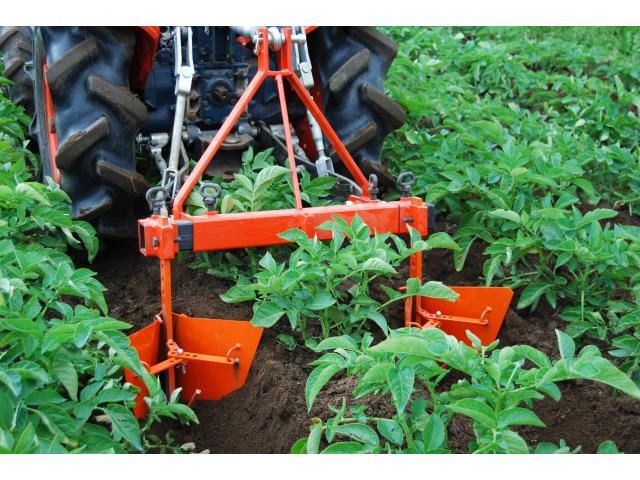 arracheuse buttoir micro tracteur