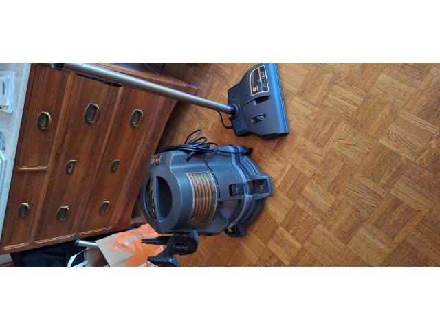 Aspirateur à eau Rainbow