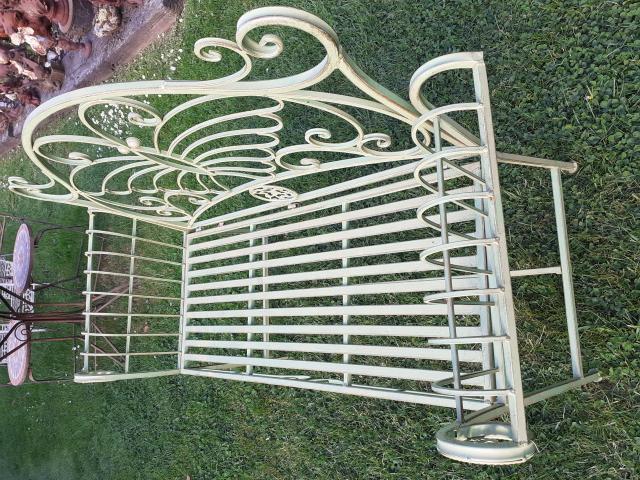 BANC DE JARDIN EN FER FORGE MODELE PAPILLON