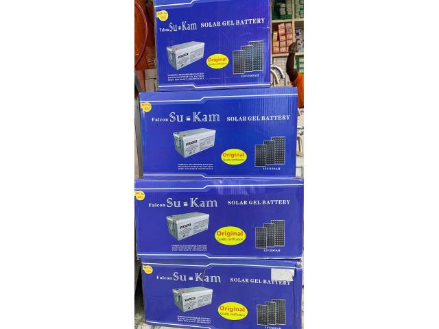 BATTERIES SOLAIRES DE TRES BONNE QUALITE  A VENDRE