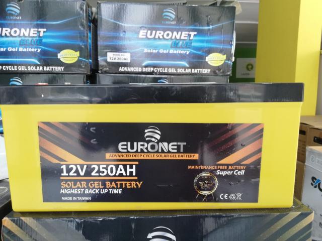 BATTERIES SOLAIRES  EURONET ,VITRON ENERGY  ET  SUKAM