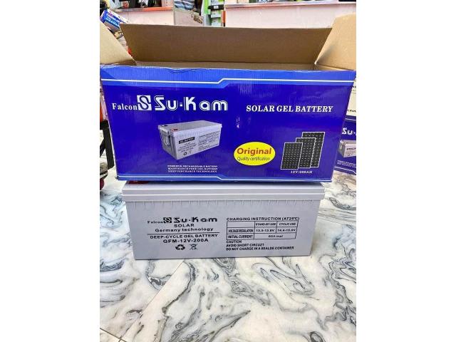 BATTERIES SOLAIRES SUKAM , EURONET ET VITRON ENERGY A VENDRE
