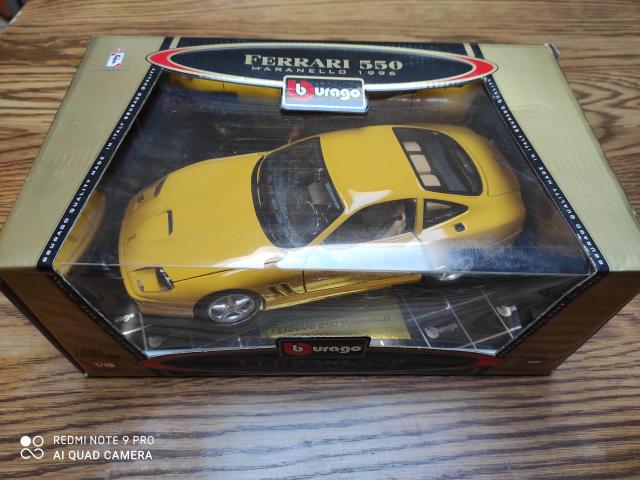 Bburago Ferrari 550 jaune année 1996 neuve emballée
