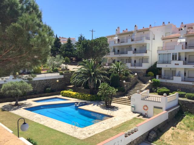 Bel appartement a Puig Rom avec parking et piscine communautaires
