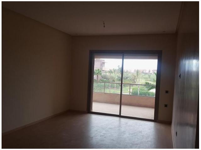 Bel appartement vide 3ch sur Av Mohammed 6