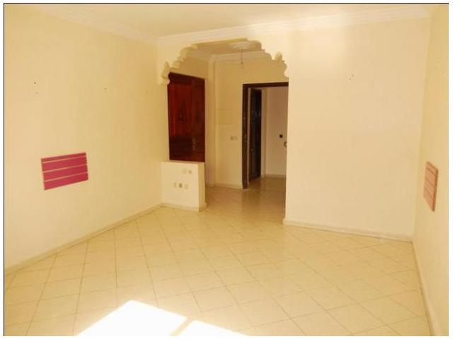 Bel appartement vide bien situé à guéliz