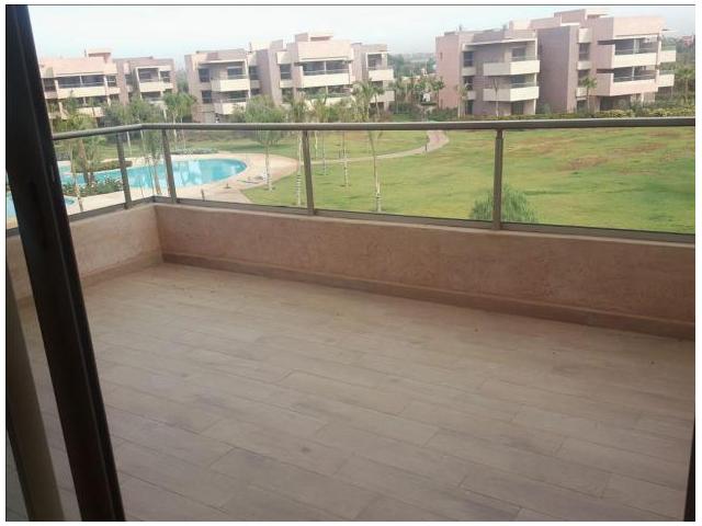 Bel appartement vide sur Av Mohammed 6