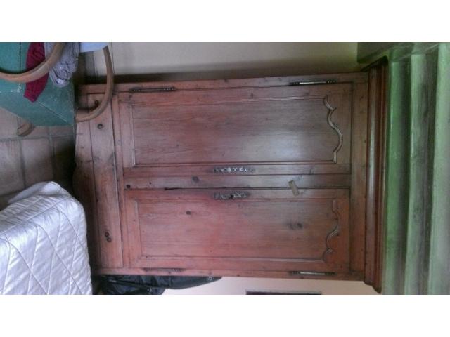 Photo belle armoire ancienne image 1/1