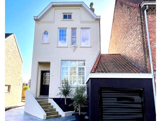 Belle maison de maitre avec 3 chambres, garage et jardin!