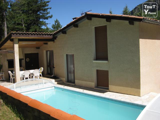 Photo Belle villa à vendre, en Provence, piscine privée, lac à quelques mètres. image 1/6