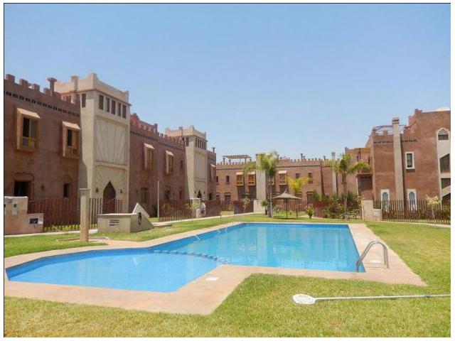 Belle villa avec piscine et espace jardin